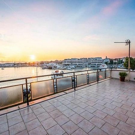 Amazing Seaview Apartment With A Balcony Near The Beach - Kneza Trpimira I 자다르 외부 사진