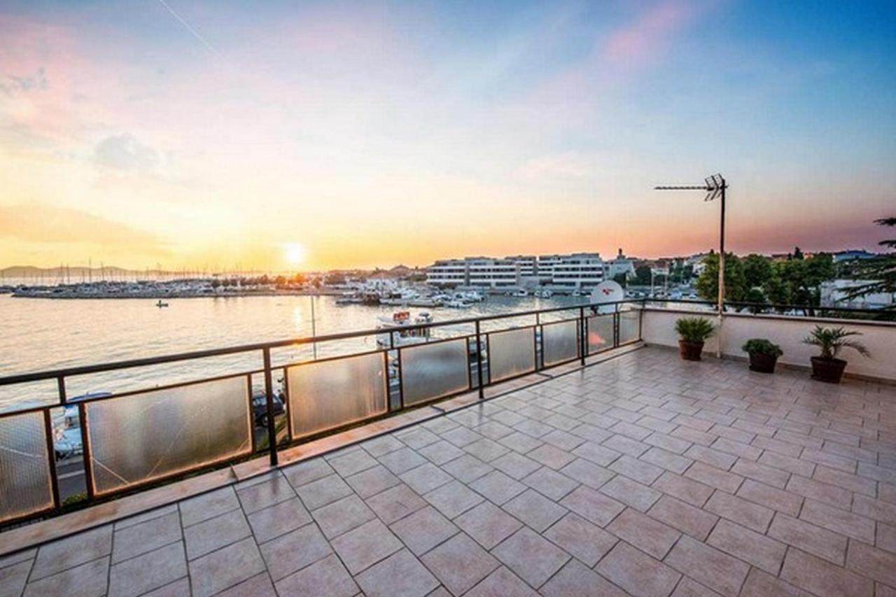 Amazing Seaview Apartment With A Balcony Near The Beach - Kneza Trpimira I 자다르 외부 사진