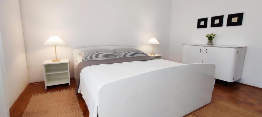 Amazing Seaview Apartment With A Balcony Near The Beach - Kneza Trpimira I 자다르 외부 사진
