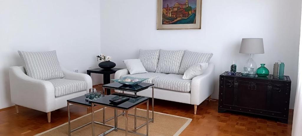 Amazing Seaview Apartment With A Balcony Near The Beach - Kneza Trpimira I 자다르 외부 사진