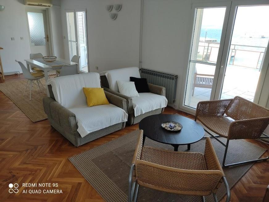 Amazing Seaview Apartment With A Balcony Near The Beach - Kneza Trpimira I 자다르 외부 사진